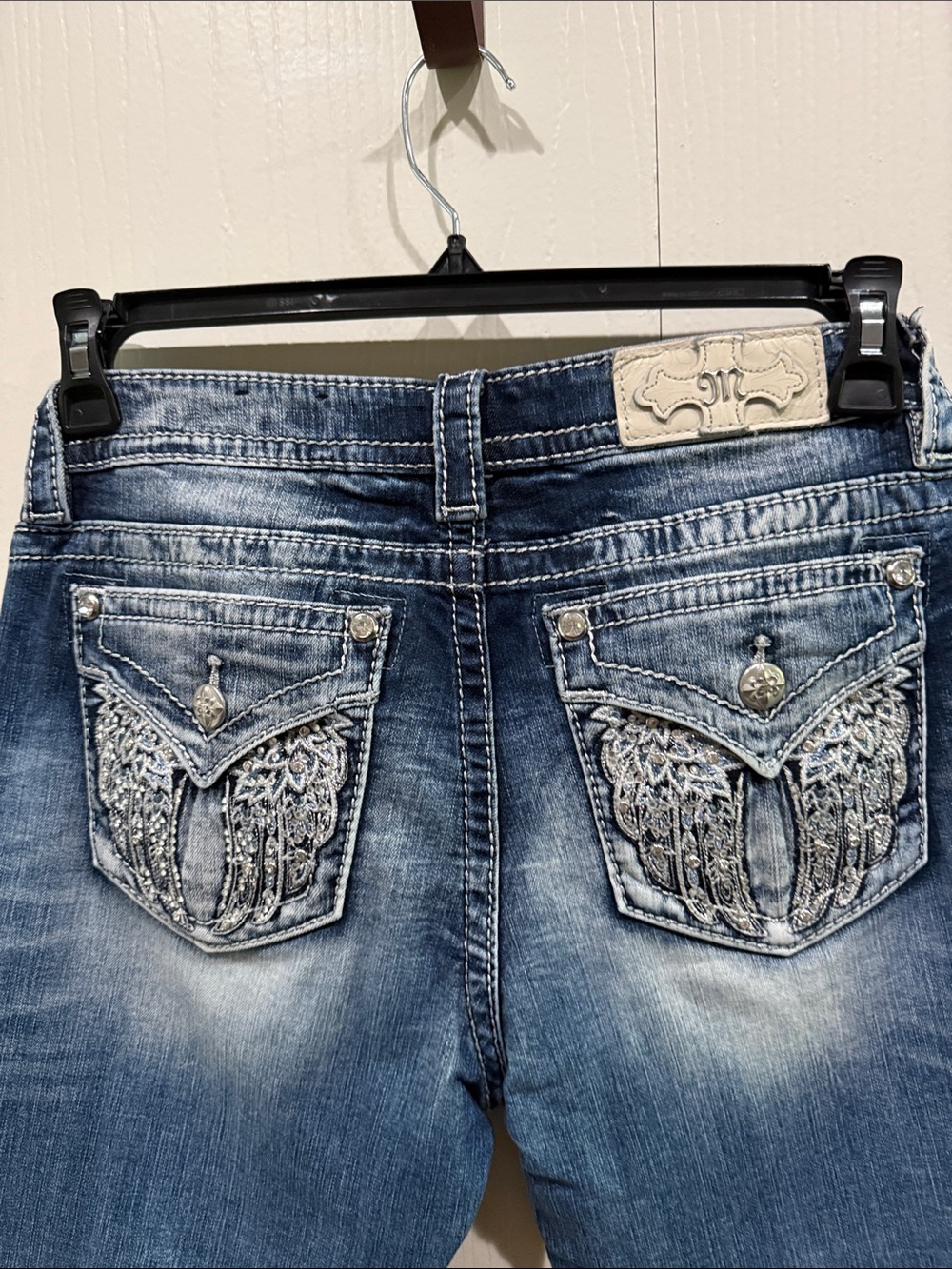 Miss Me Washed Blue Embroidered Angel Wing Pocket Mid Rise Crop Size 30